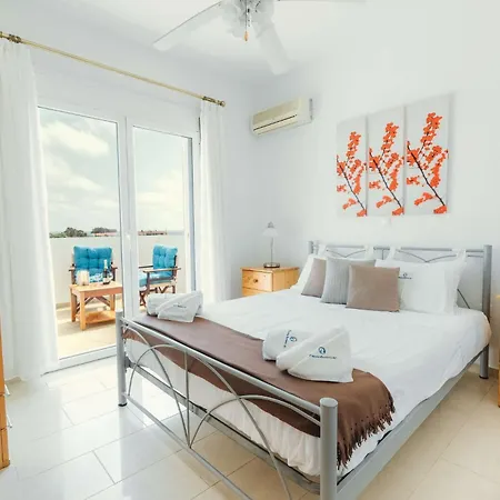 Dreams Villa